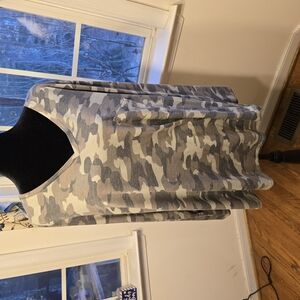 Camouflage Women's Top‎